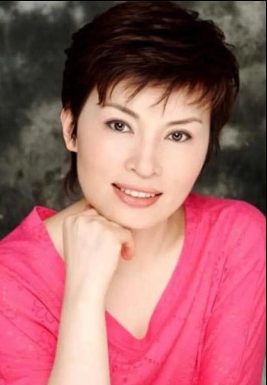 李瑞英,年轻时很漂亮