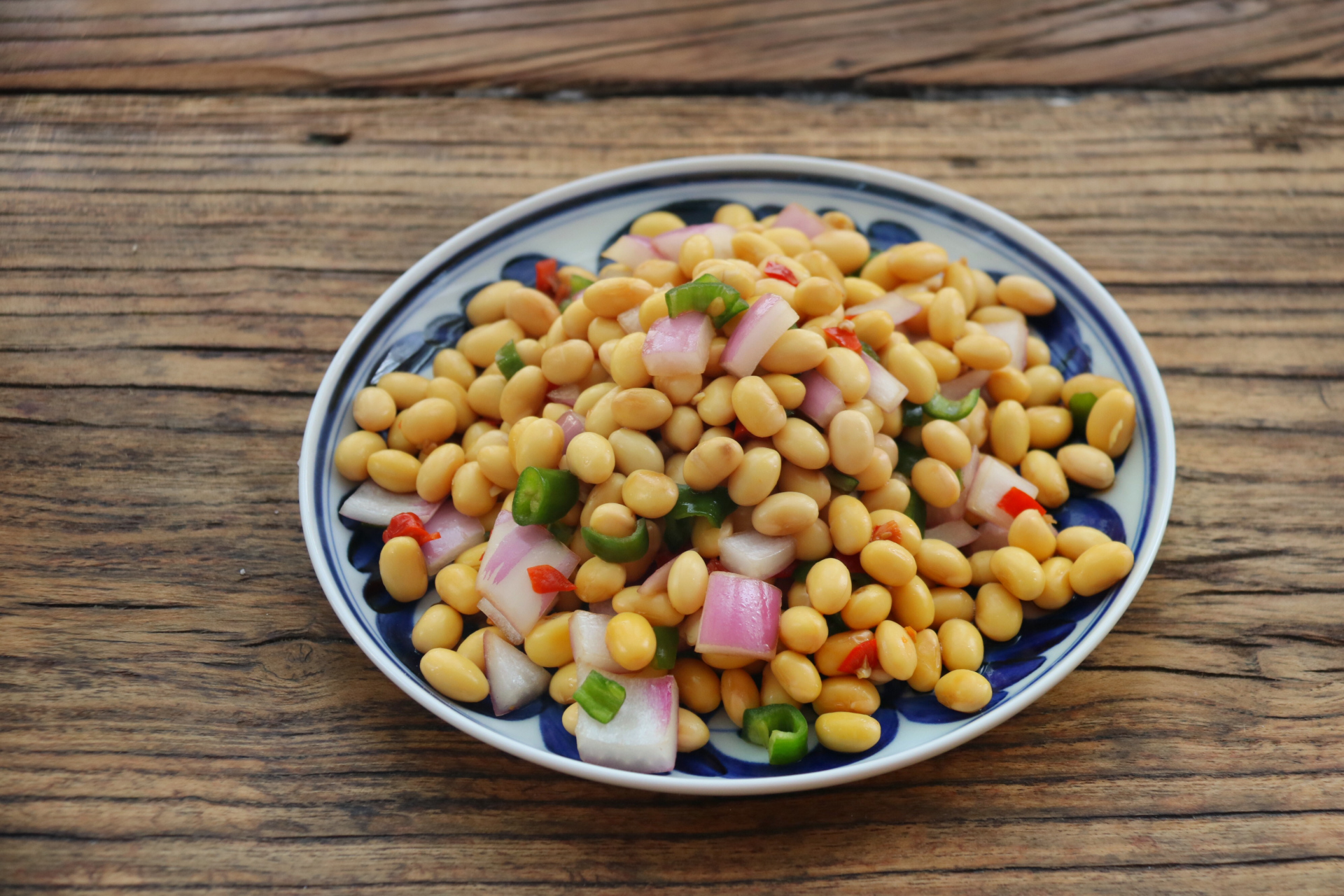 【黄豆拌时蔬】 黄豆拌时蔬,最初吃到这道菜,是在酒店里,用来做开胃的