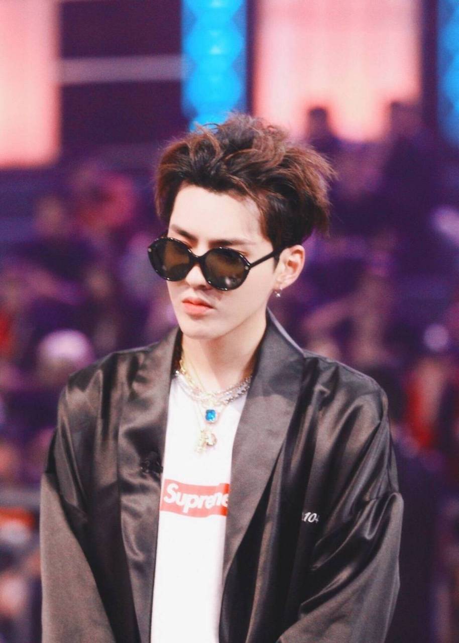 网友调侃吴亦凡粉丝们:你们可以放心了,因为现在的你们不仅可以购买你