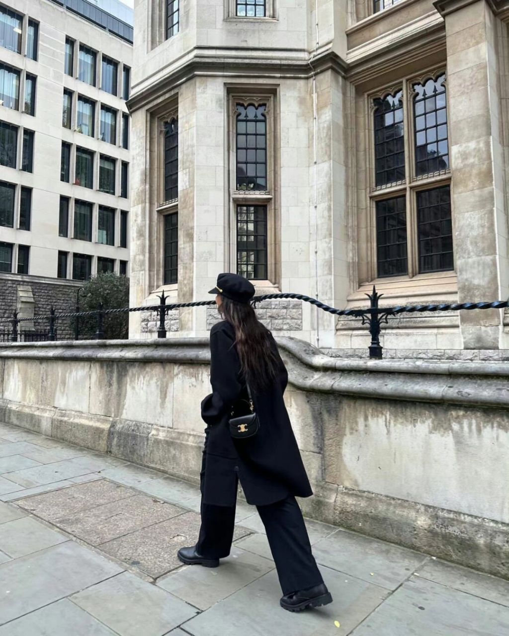 lisa最新街拍穿搭 lisa最新街拍穿搭 明星同款