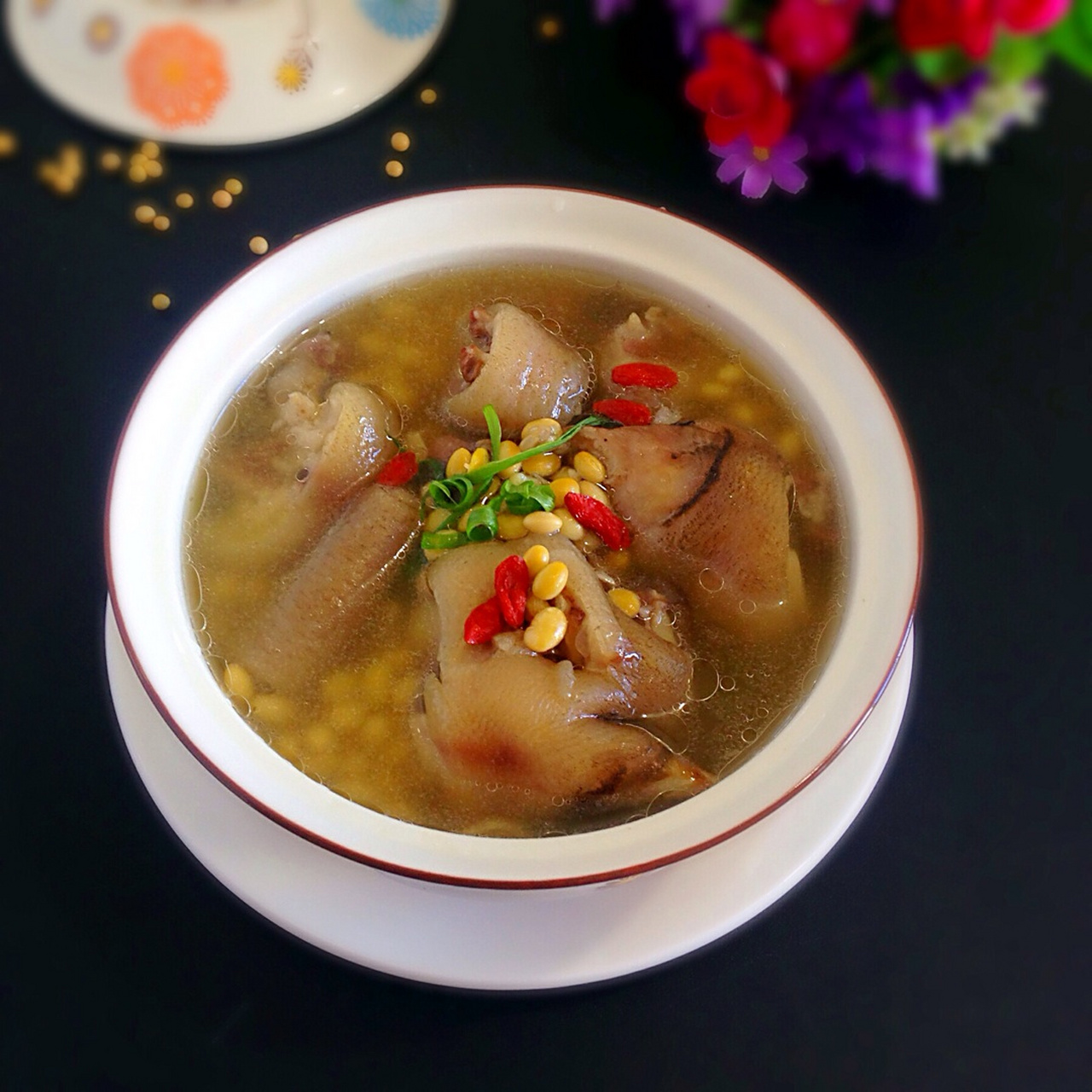 92猪脚黄豆汤食谱: 1.