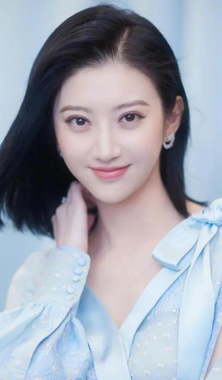 景甜裸照事件在网上议论纷纷,张继科有点不要脸,有个网友还说,景甜你