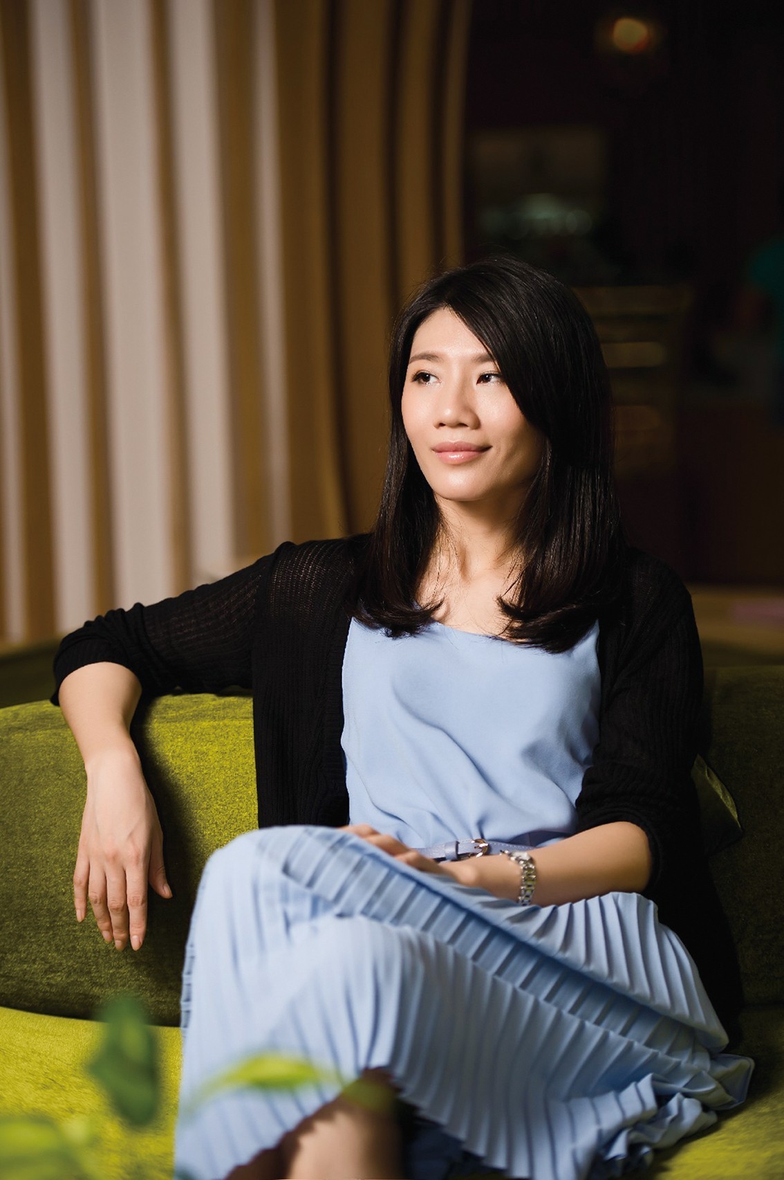 苏芩曾言:"小时候憧憬着长大,期望能拥有自由.