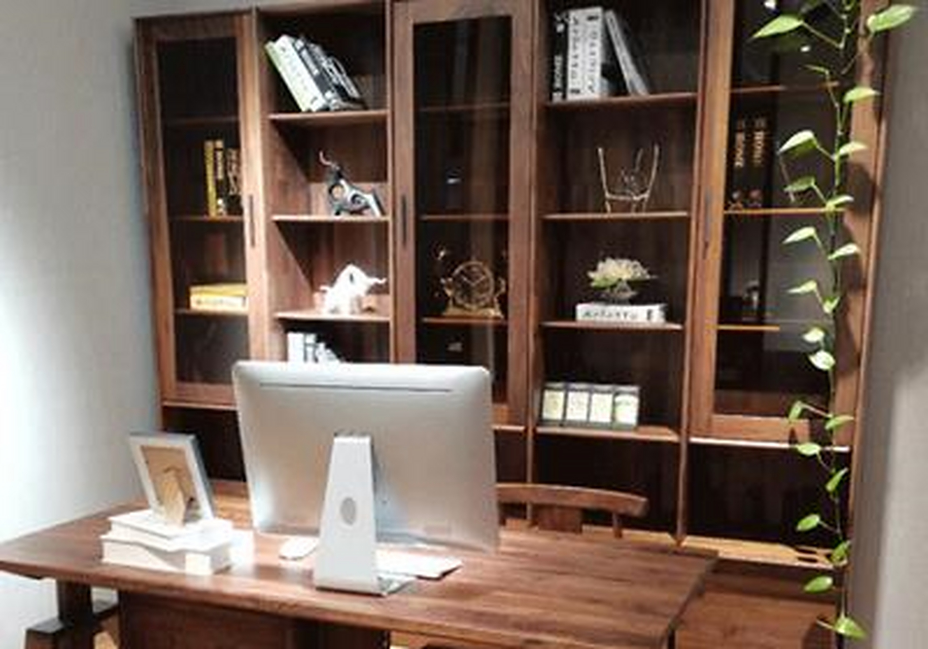 皓图家具是深圳皓博家具有限公司旗下品牌,皓博公司旗下两大系列"皓