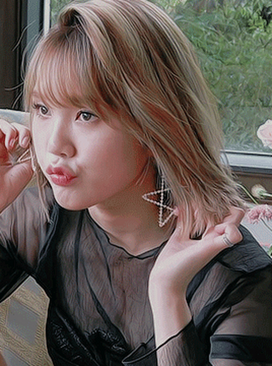 金美贤2015年4月20日,以演唱组合oh my girl成员身份正式出道,出道