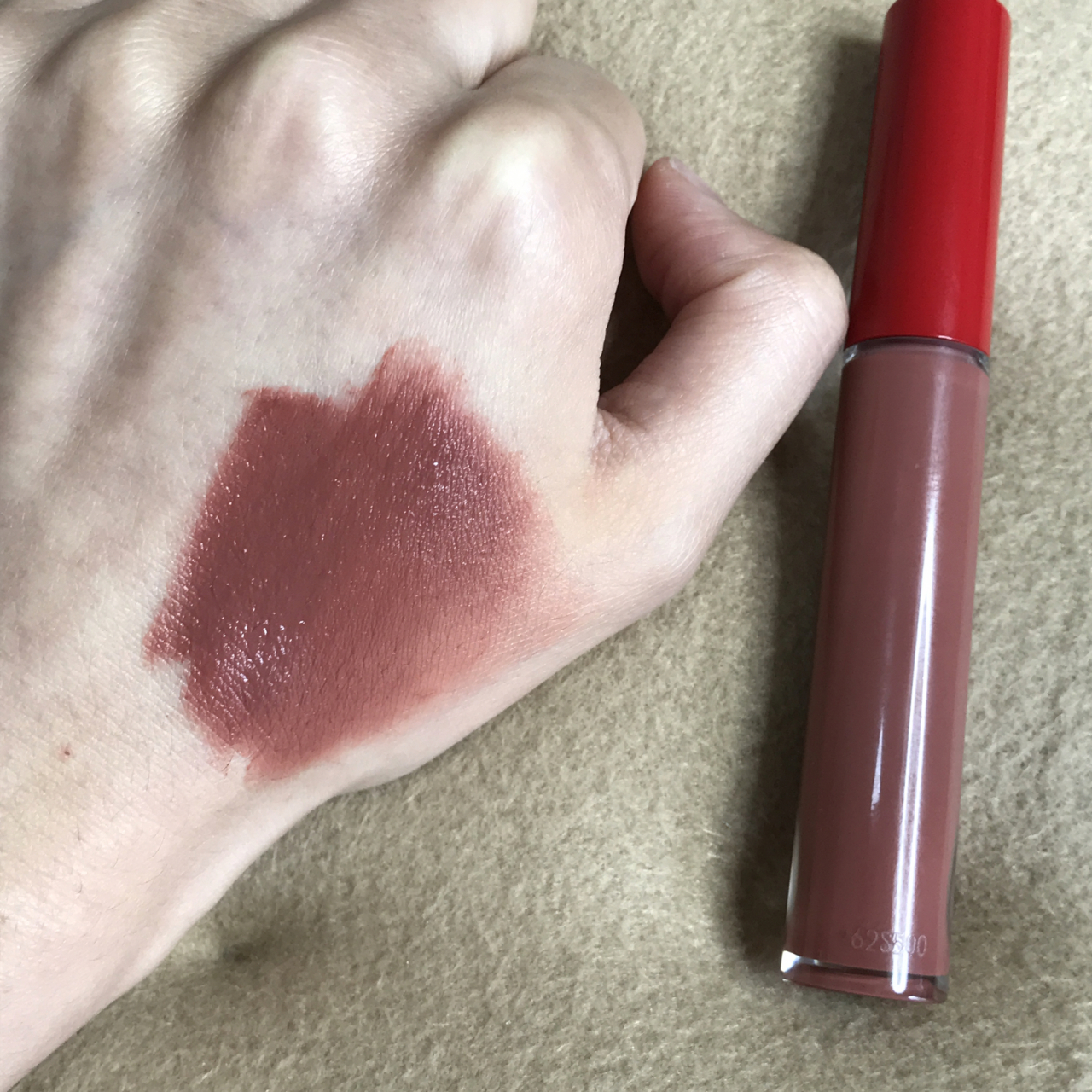 阿玛尼102挺好看的呀 阿玛尼这支102是今年的新色好像 我觉得好好看