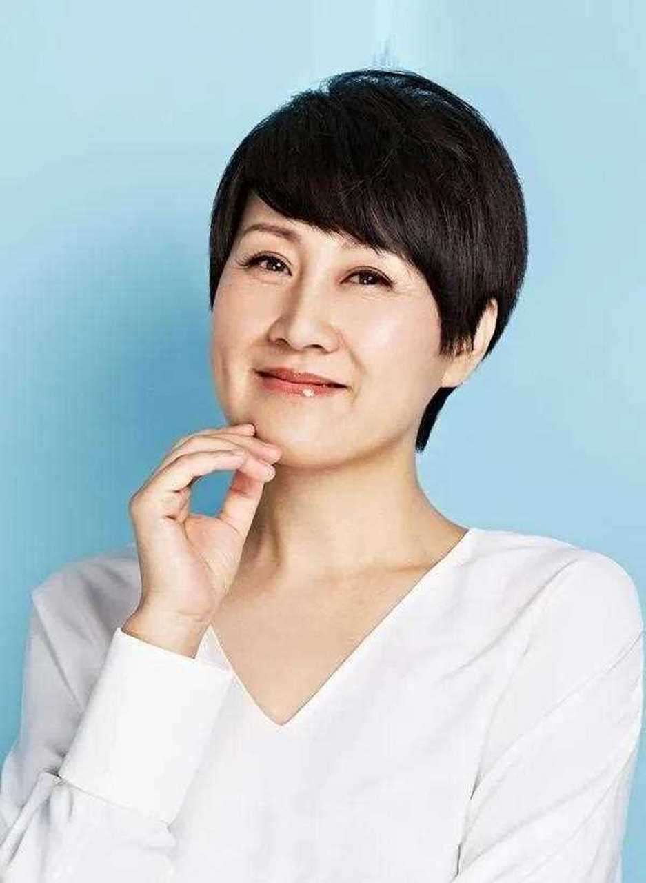 [阴险]  1990年,还是年轻小伙的父辈,也挤着去看"刘慧芳"张凯丽.