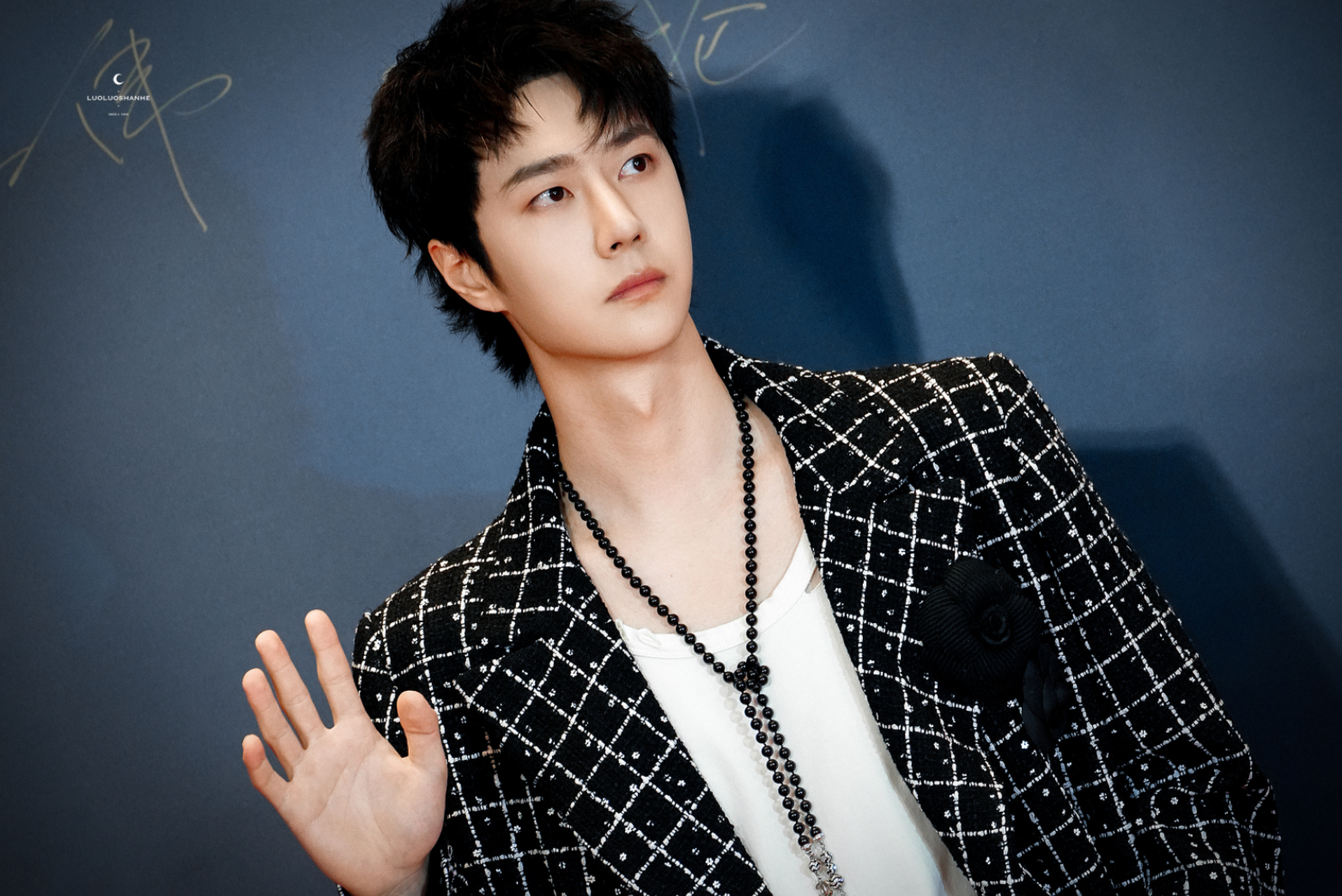 王一博  #2023尖叫之夜#  #尖叫之夜红毯# "2024后面有什么计划可以和