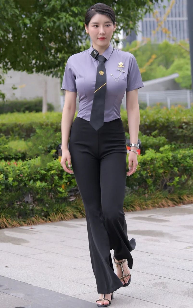 街拍丨顶级身材绝色气质网红健身女神刘太阳#街拍# #刘太阳# #718刘