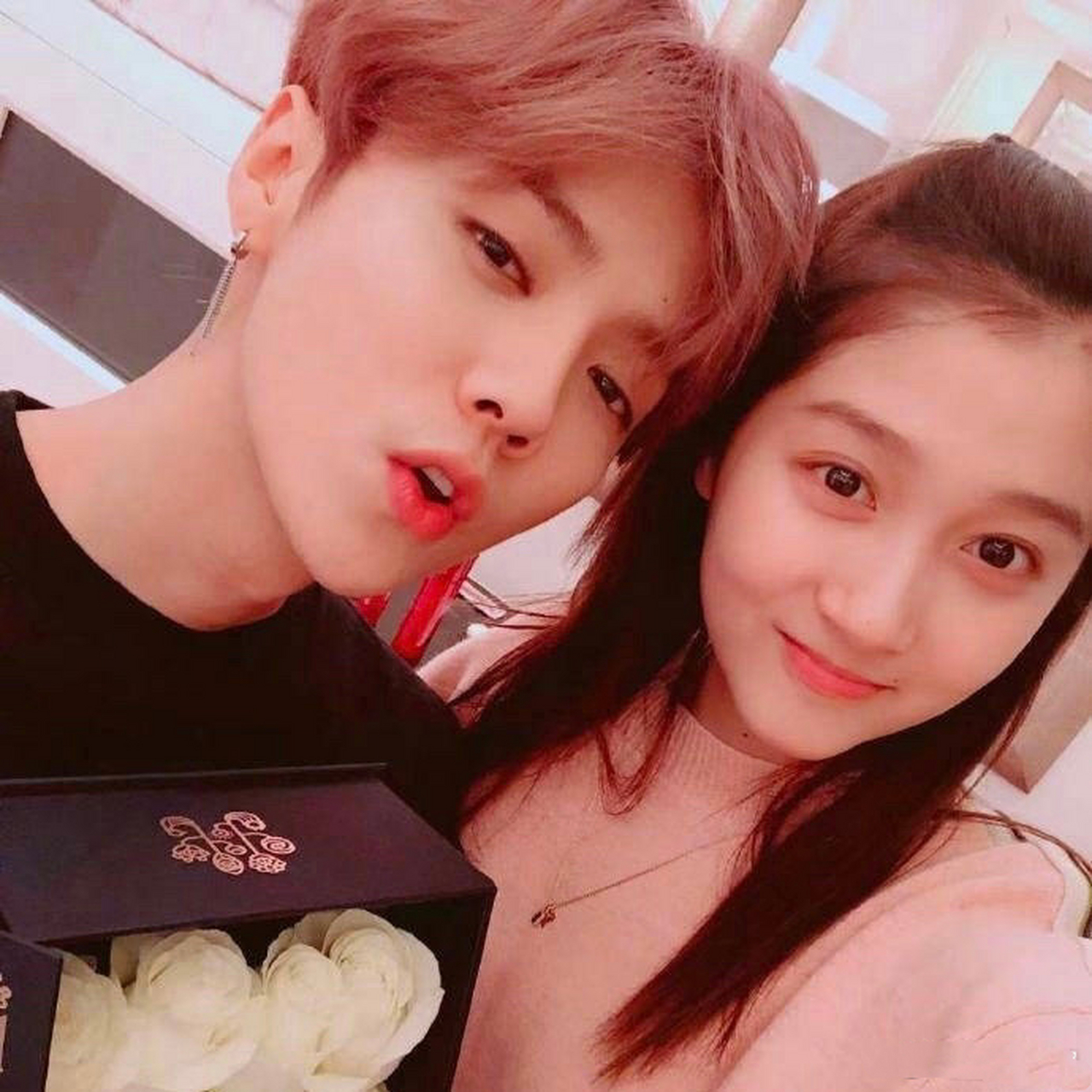 关晓彤去了鹿晗的演唱会,力破分手传闻,近日鹿晗北京演唱会火热开唱