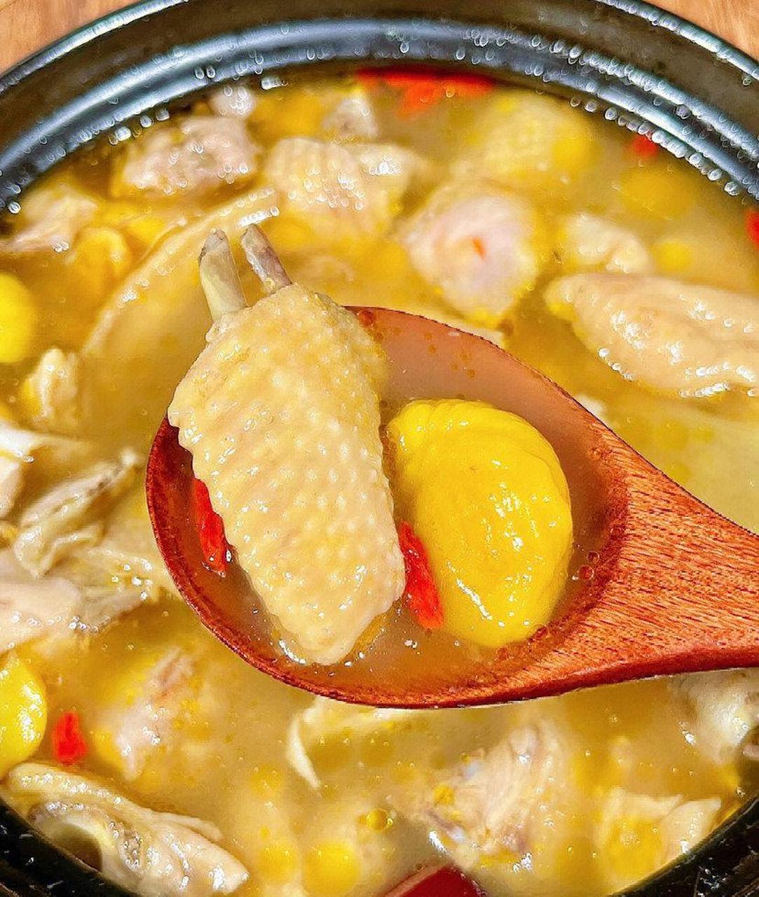 兔年"正月里"美食分享:适合 的板栗炖鸡汤滋补养颜补气血食材:鸡肉
