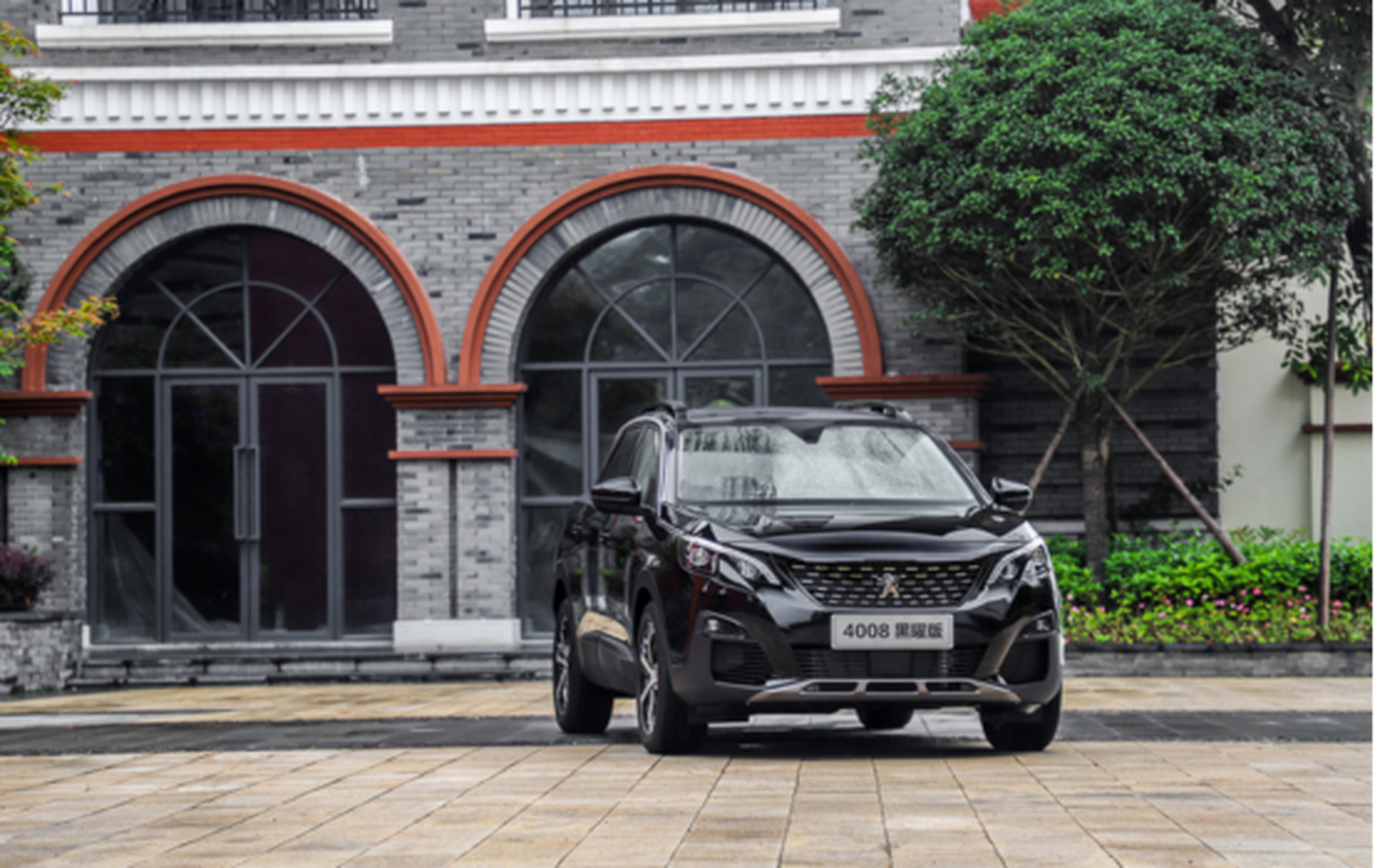 17万元 东风标致4008黑曜版上市】近日,天天汽车获悉,今日(6月15日)