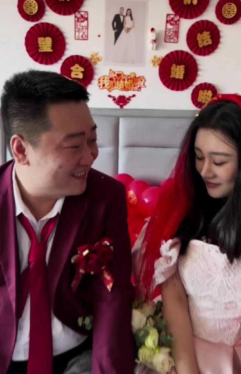 刘二狗看了前任刘刘和骡子草草完婚嫁视频,怒了!