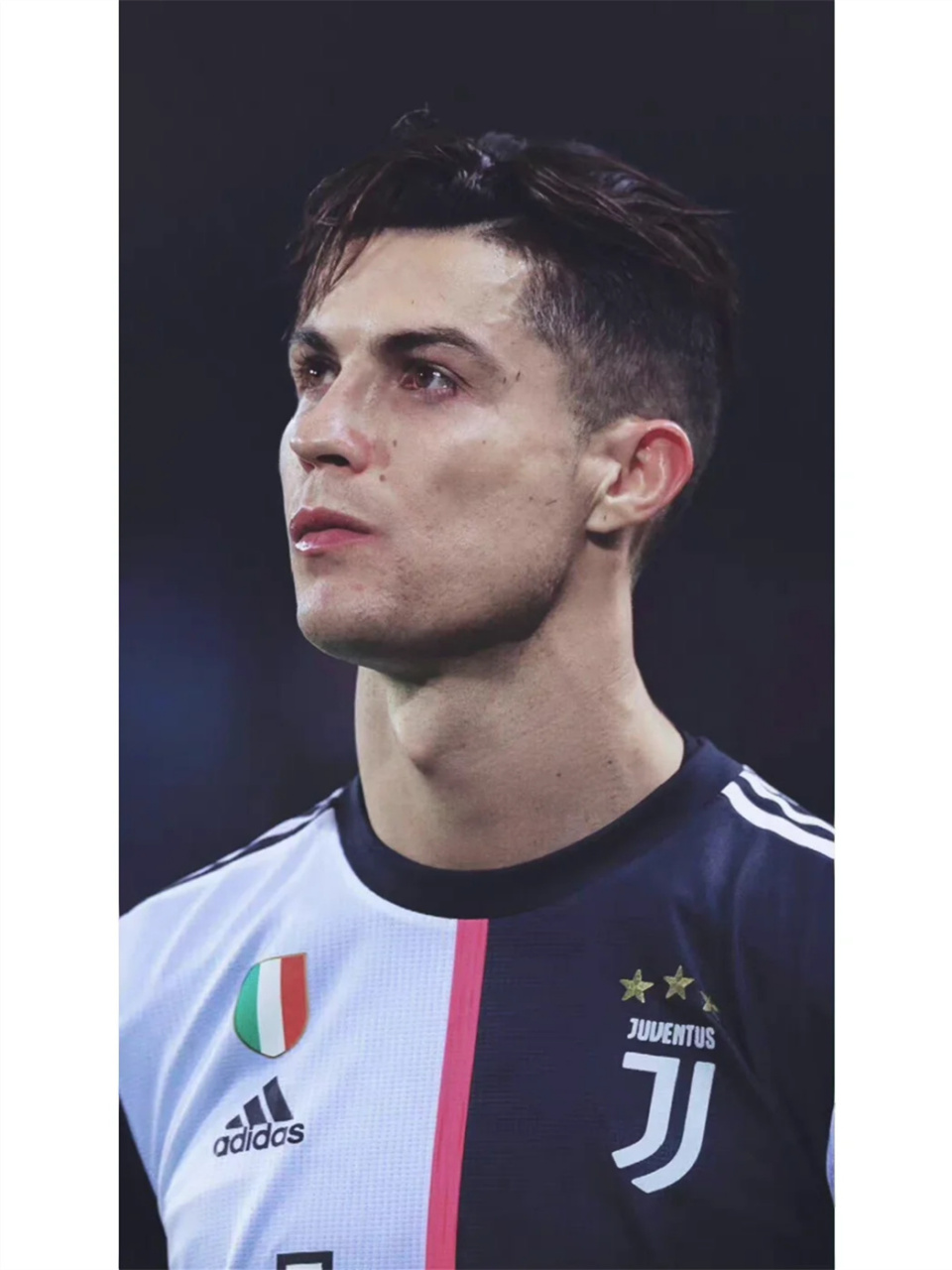 都说尤文时期的c罗长发最帅,这组图我比较喜欢