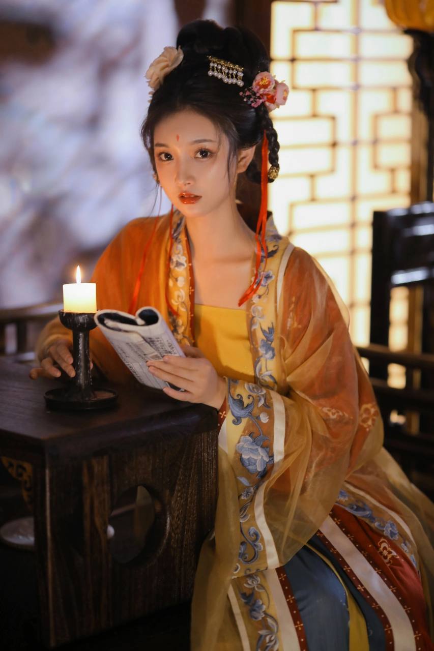 一个爱读书的古代小姐姐#美女写真##古装美女