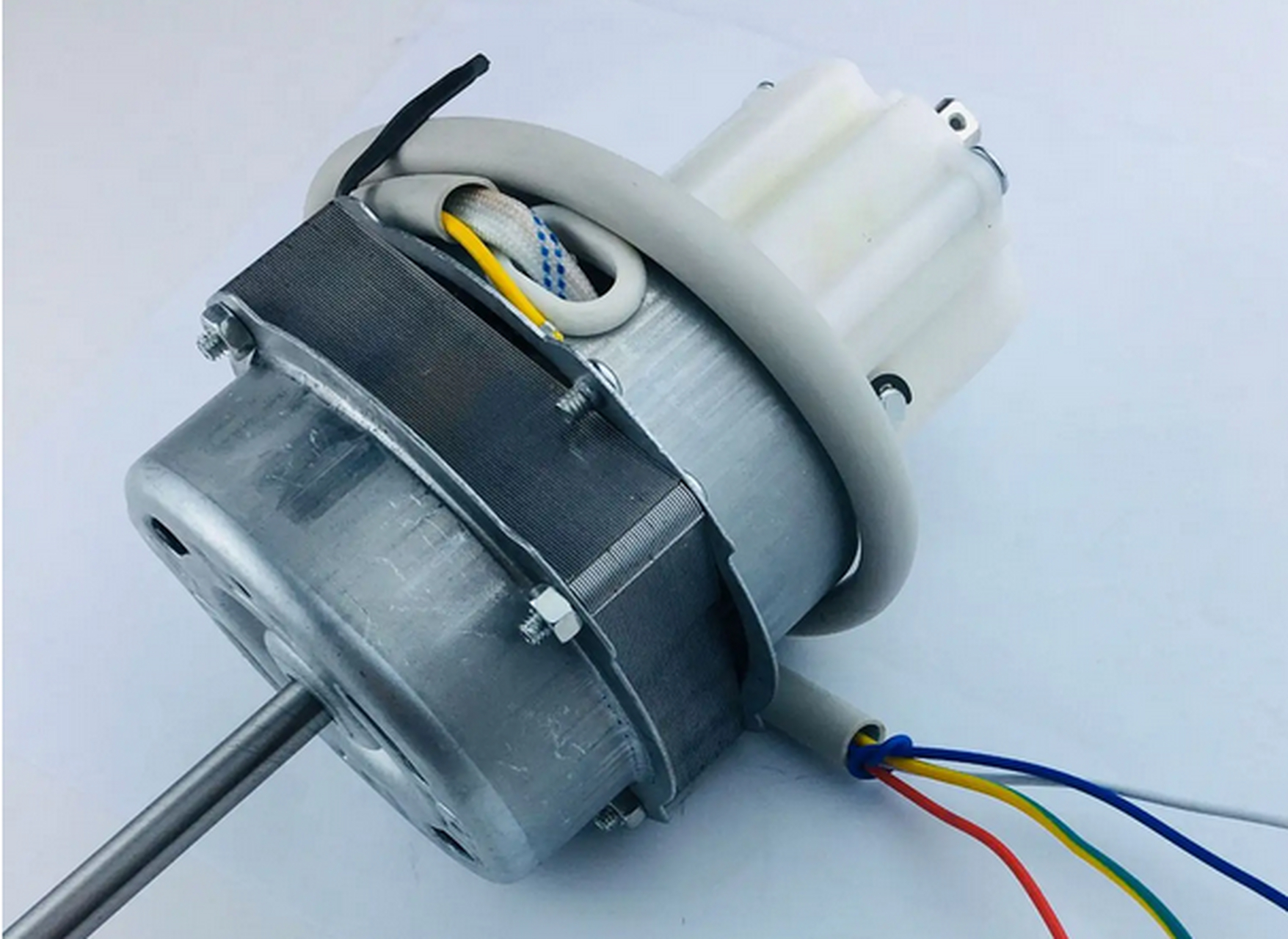 不同品牌风扇电机线色可能不同,接线方式也略有不同.