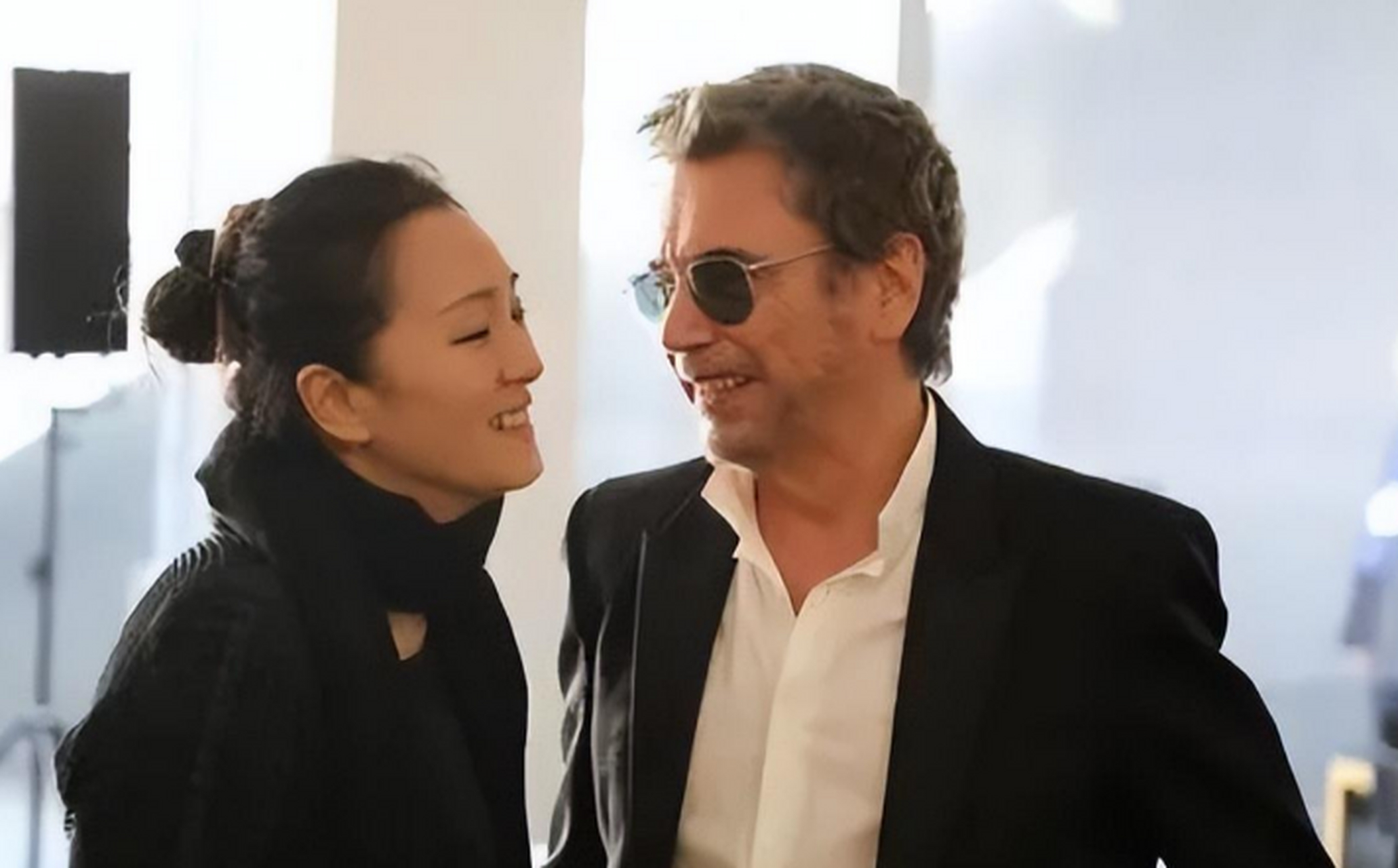 70岁米歇尔向巩俐求婚,巩俐:我每周要爬四次山,你能行吗? 52岁的巩俐