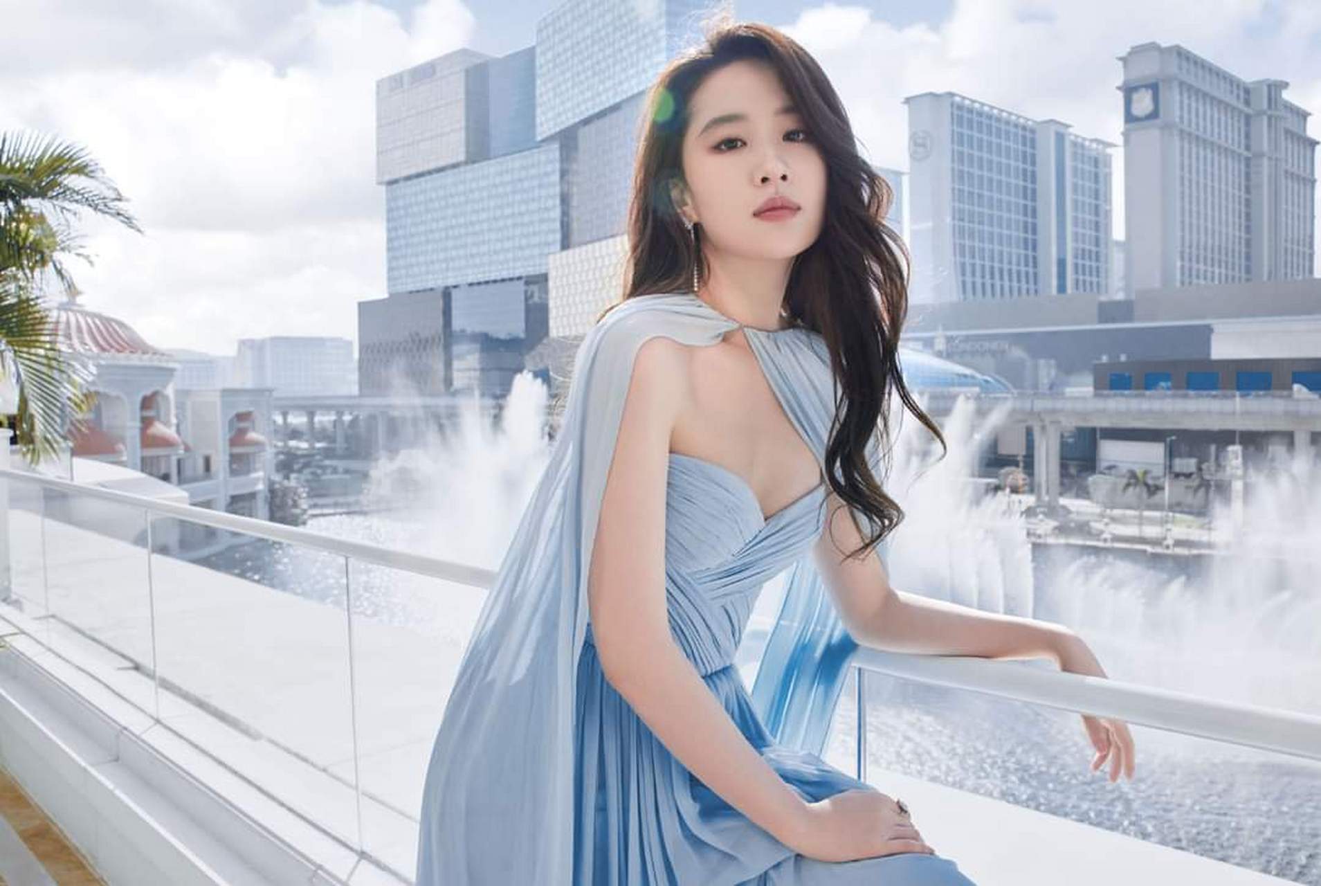 刘亦菲,一个典雅优美的女神,她的美丽不仅仅在于她的外貌,更在于她