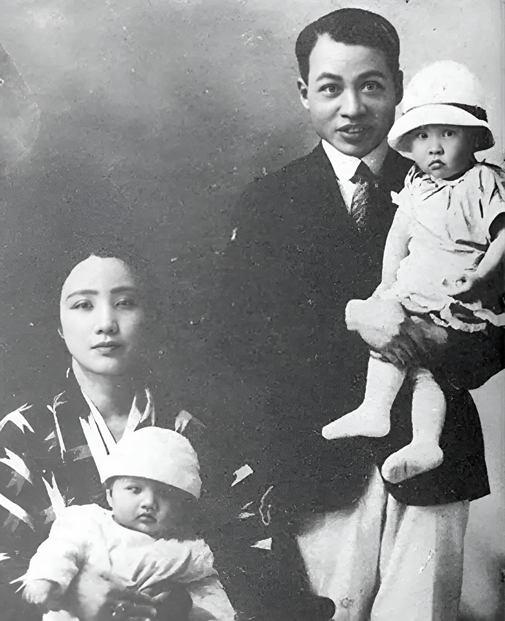 " 松本洋子听后,在丈夫的怀里放声大哭!    苏步青出生于浙江平阳一个