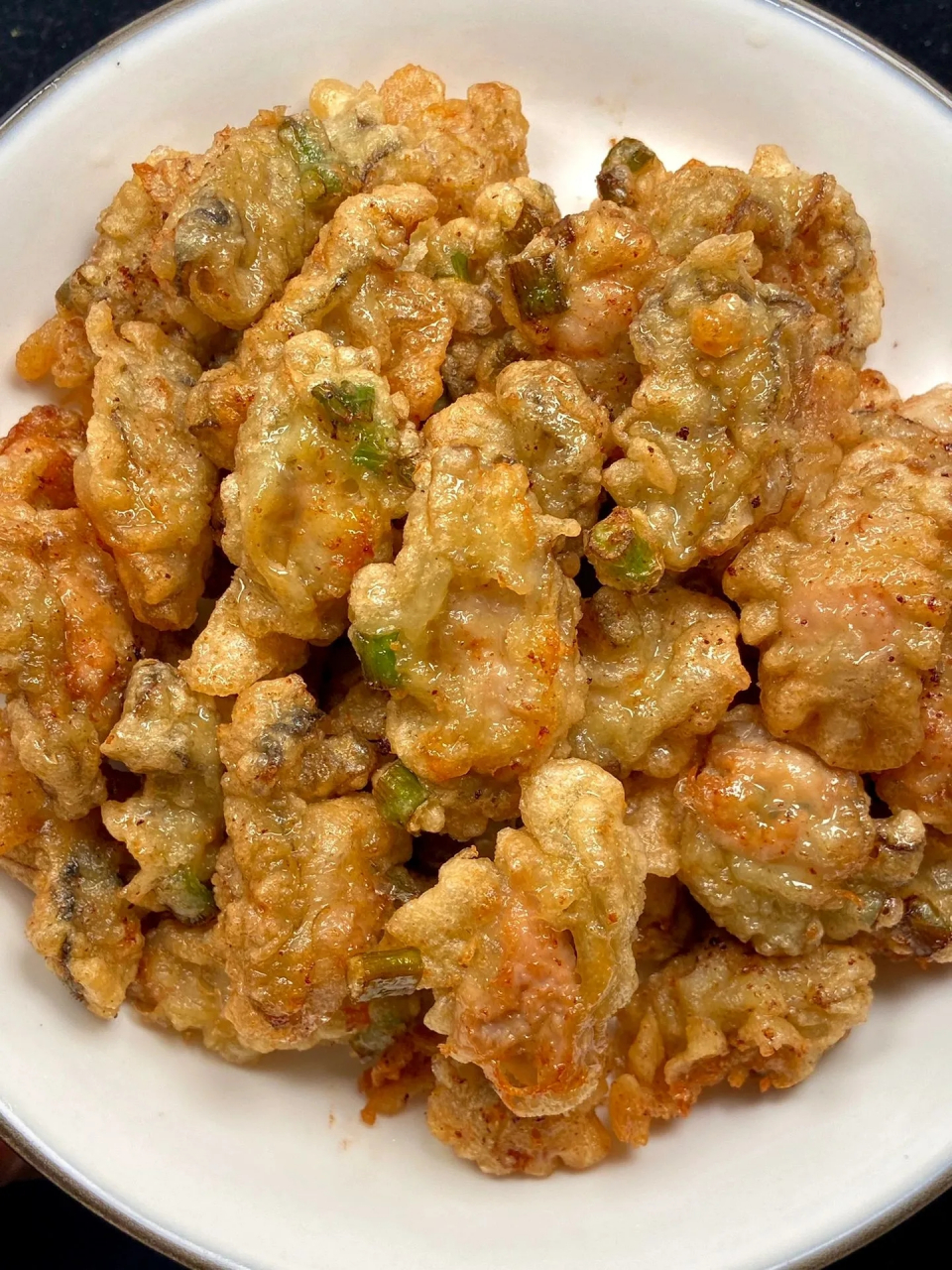 脆炸生蚝这个吃法怎么没早点发现呀  外脆里嫩,鲜味十足,吃一口还有爆