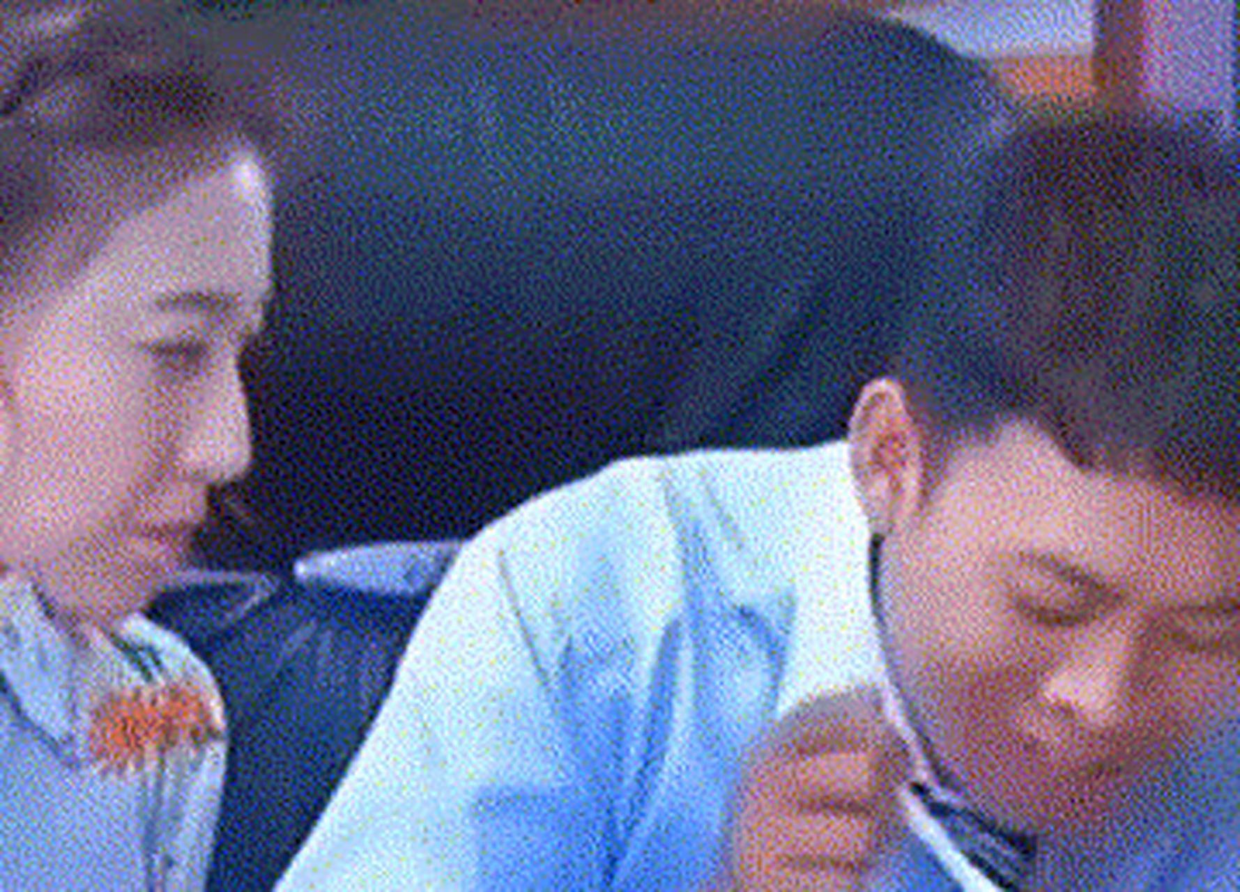 张译的表情包有多搞笑?  #动图创作者#[嘘][三哈]愿您们一生健康快乐!