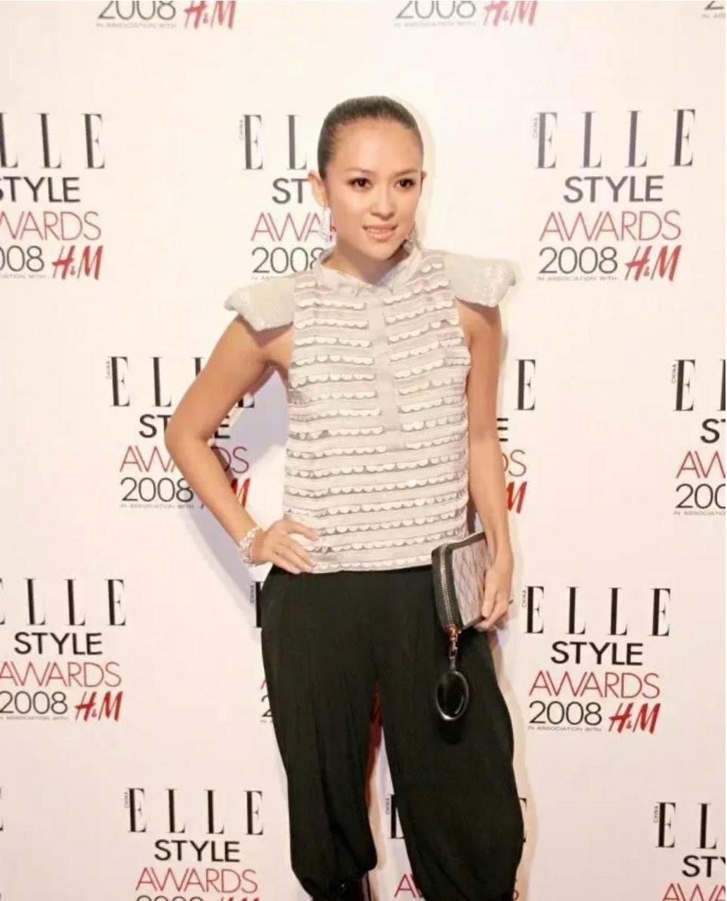 章子怡当年头发得有多少,才能正面看上像光头98996902?