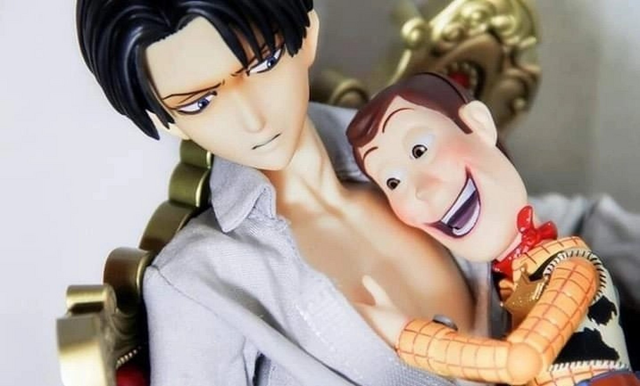 这手办真逆天的站位搭配,谁不羡慕能摸到胸肌的人呢?#进击的巨人