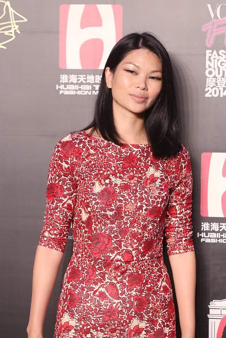 但是很多人可能都忘记了,我国第一位走出国门的模特是吕燕