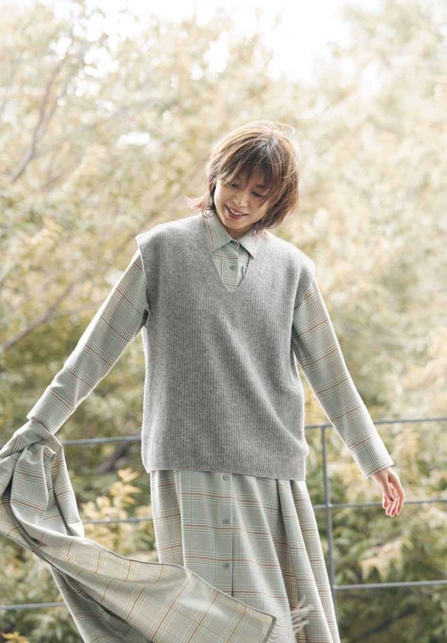 曾和木村拓哉一起主演过《悠长假期》的58岁演员山口智子前几天分享了