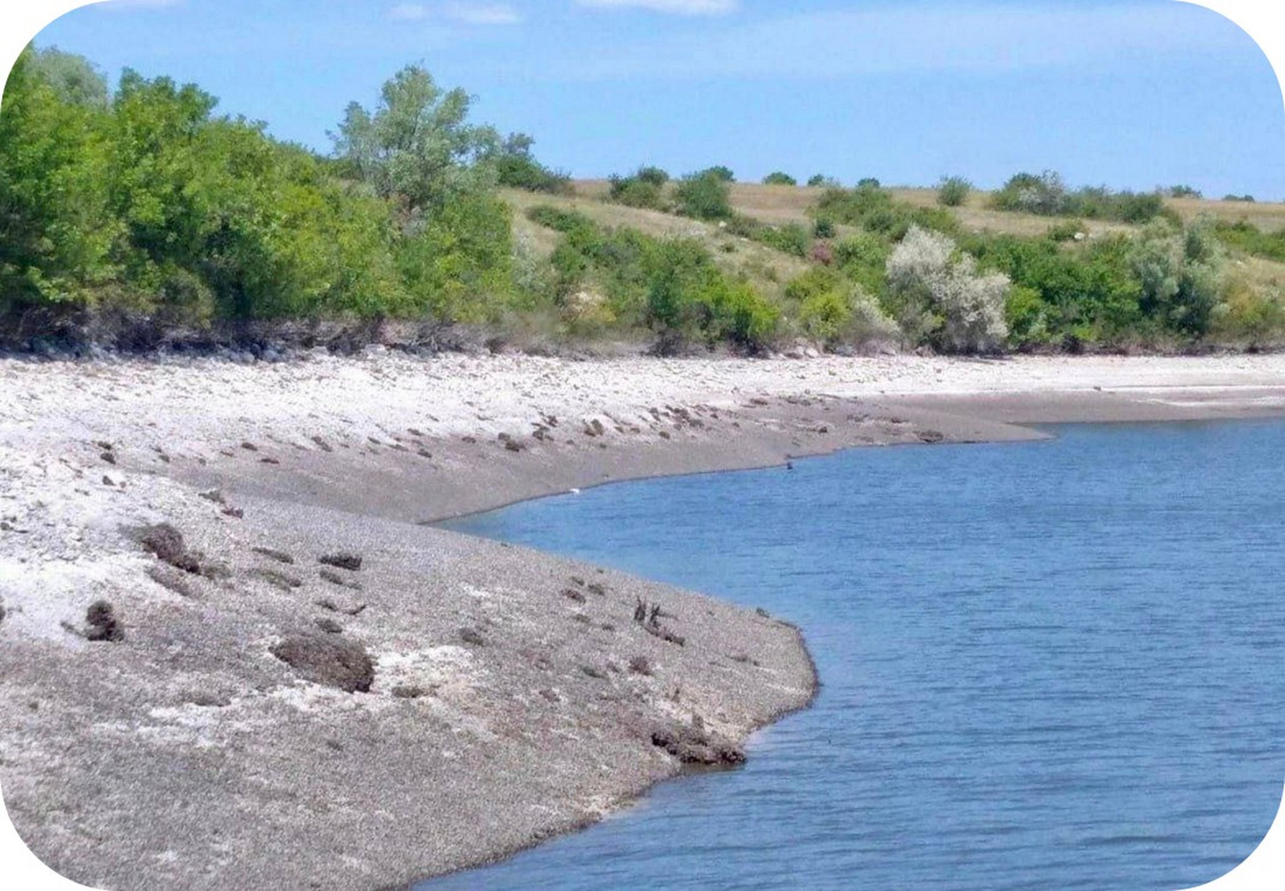 新卡霍夫卡水库干涸严重,甚至连第聂伯河下游都在逐渐干涸.