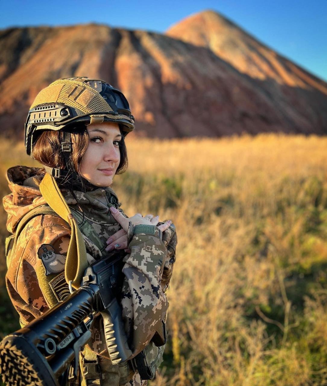 乌克兰顿涅茨克州国防军的女兵纳西娅,俄乌战争爆发前是一名舞蹈教练