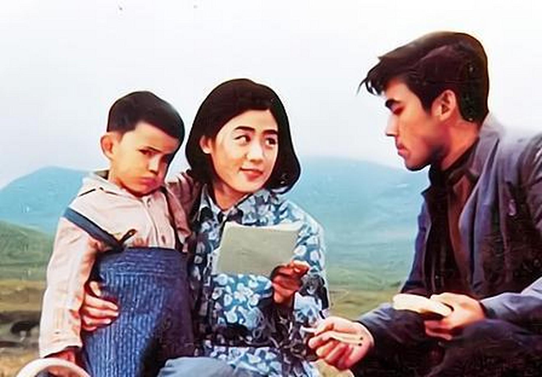 1977年,18岁的丛珊搂着朱时茂拍感情戏,可导演谢晋却怒道:"丛珊你能不