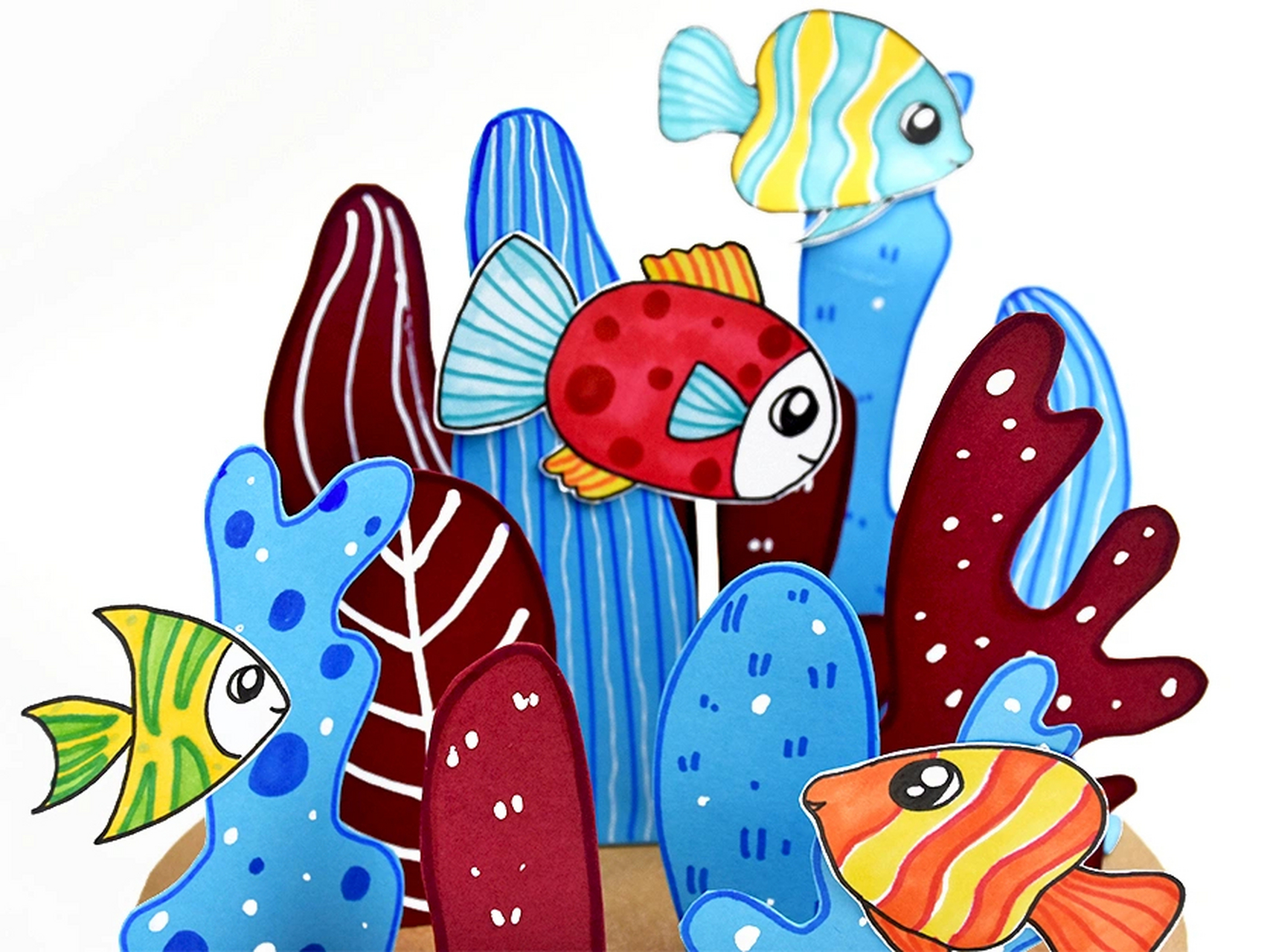 多彩热带鱼教学 观察和感受热带鱼的外形和色彩之美,学习水彩笔涂色的