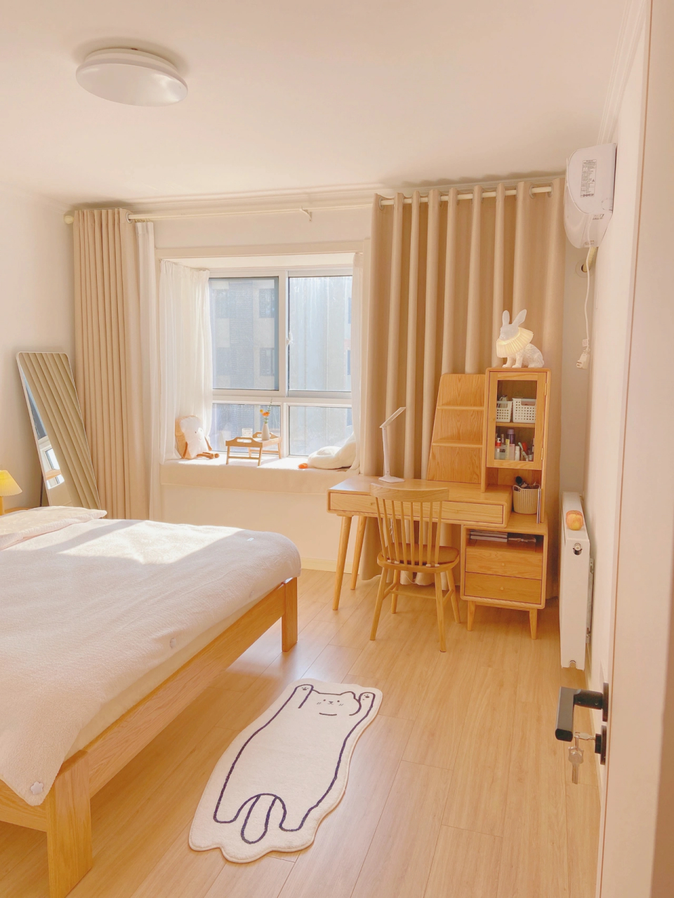 原木风卧室|总觉得卧室太简单了 卧室尺寸:4. 2米×3. 6米 .