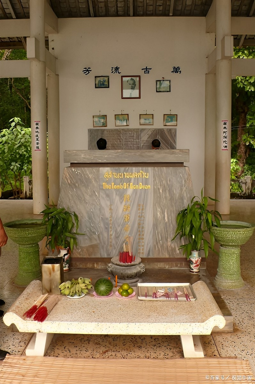 1964年,段希文带着国民党去参军,把武器交给泰军.