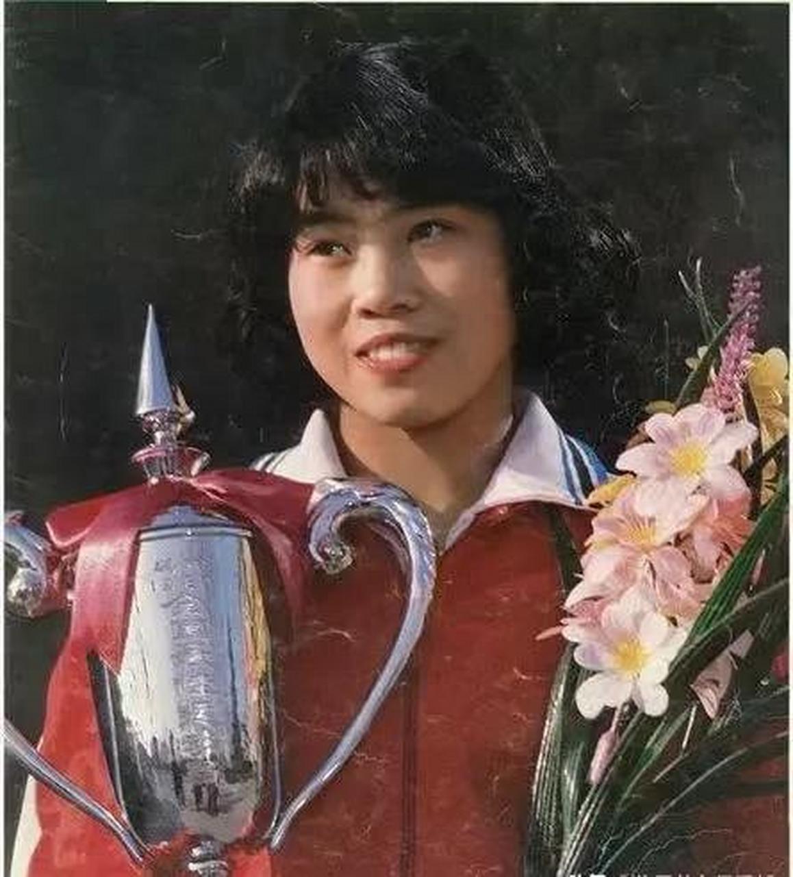1980年,中国第一位跳水女世界冠军获得者陈肖霞