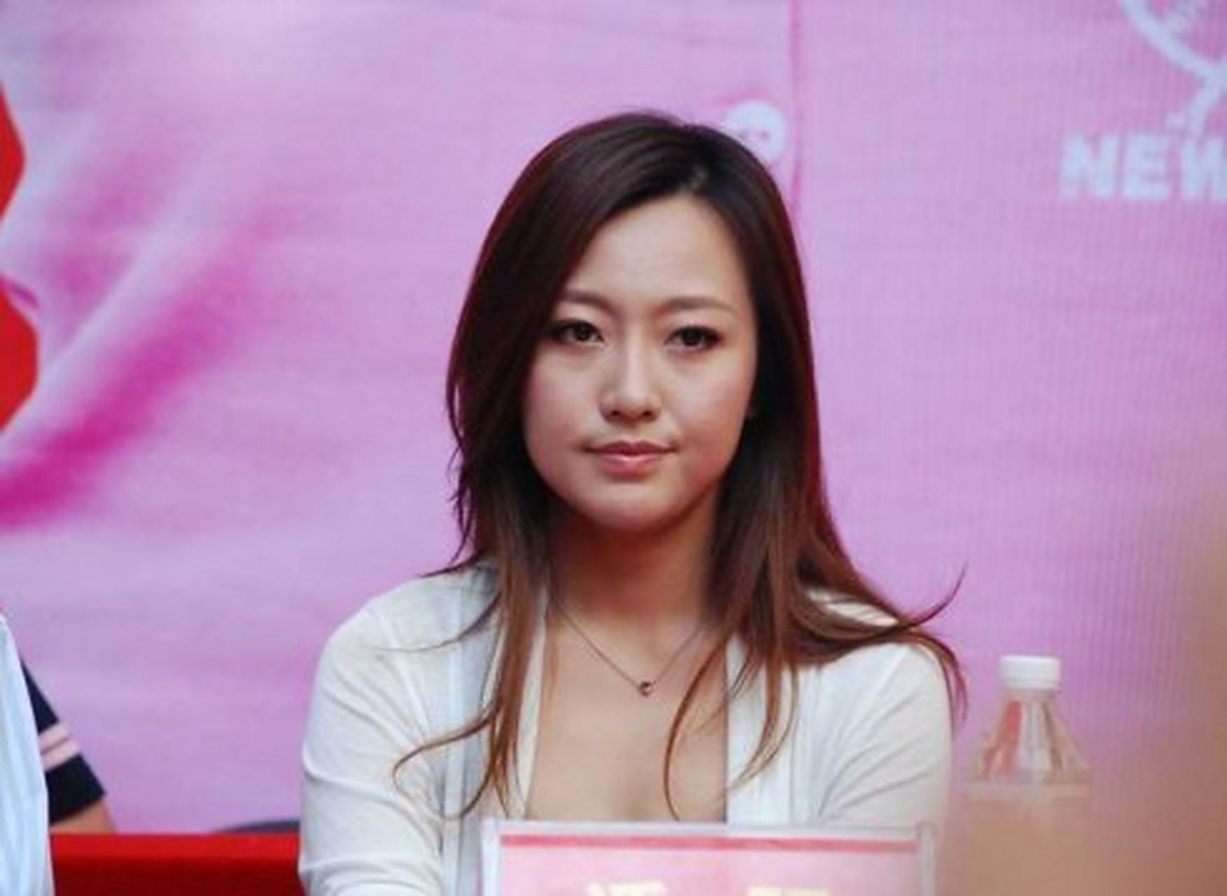 潘阳老公石磊个人资料(潘阳的老公和小石头视频)