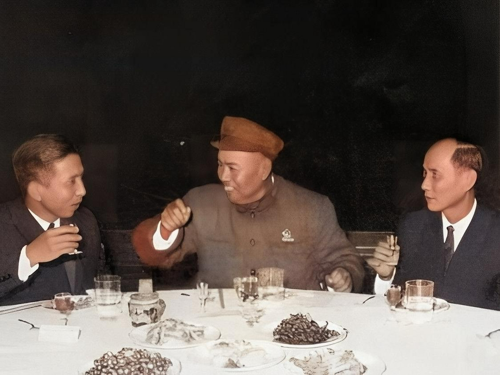 许世友将军嗜酒如命,尤其是爱喝的茅台酒.