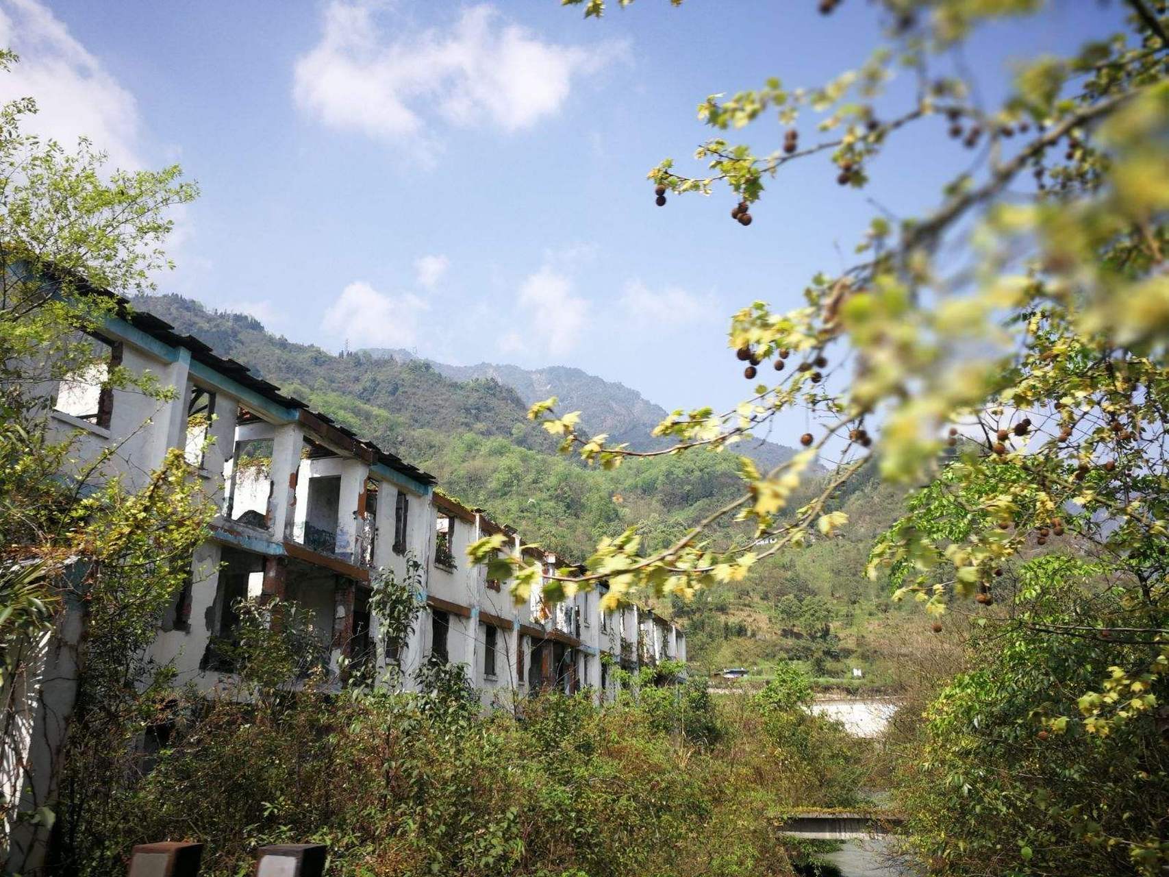 去汉旺地震遗址纪念馆,是因为看了一个视频.