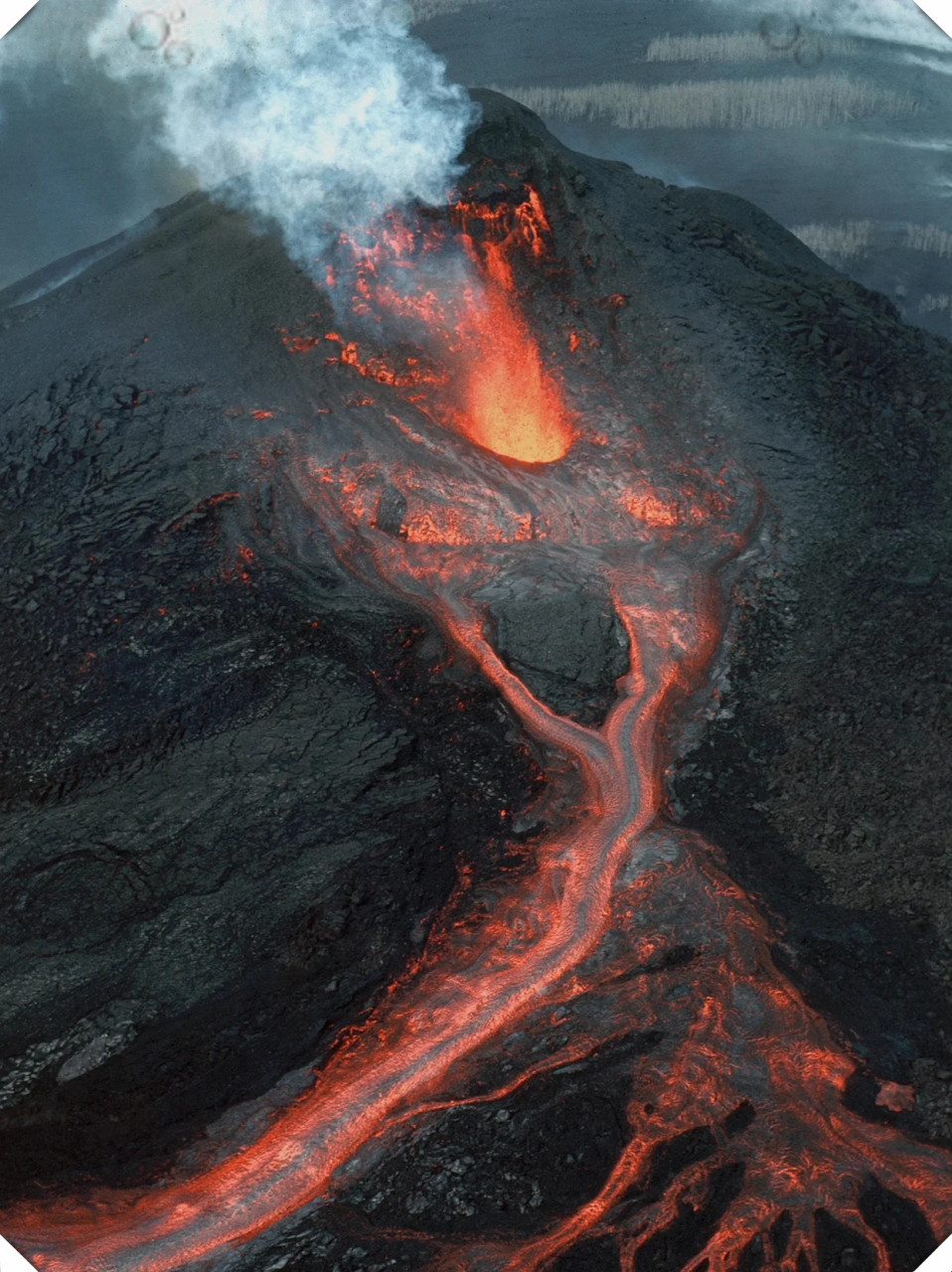 基拉韦厄火山图片