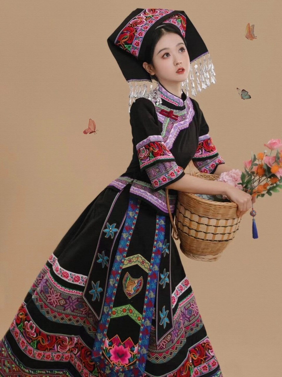 壮族的姑娘长得可真水灵  壮族是中国人口最多的一个少数民族,其民族