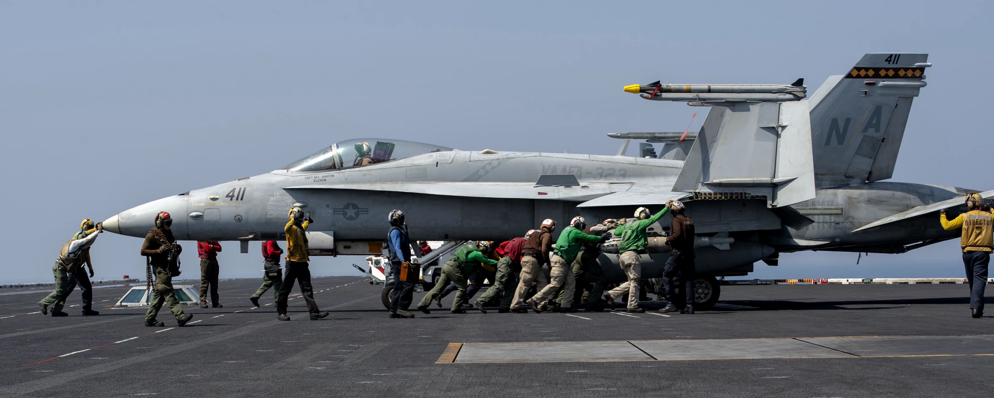 俄羅斯空天軍蘇-35s戰鬥機,美國海軍陸戰隊f/a-18大黃蜂戰鬥機,這推