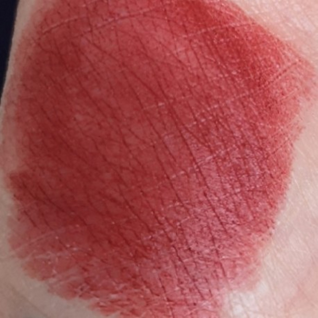 mac口红   泫雅色316 该只口红不用过多推荐就已经够火了,除了佳琪的