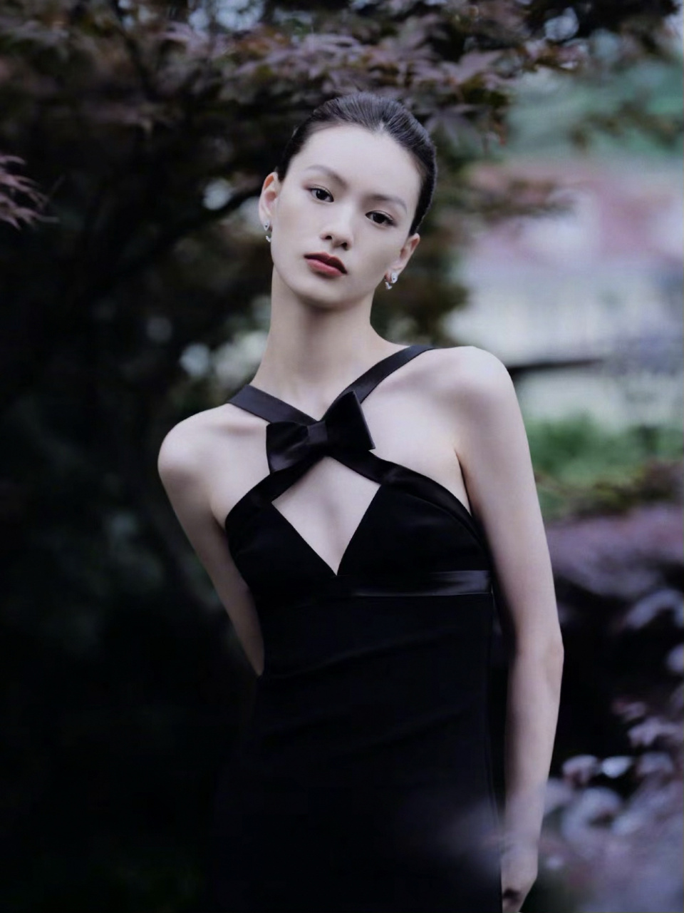 她的造型团队对邱天的服装 重点抓得很明确简洁清爽