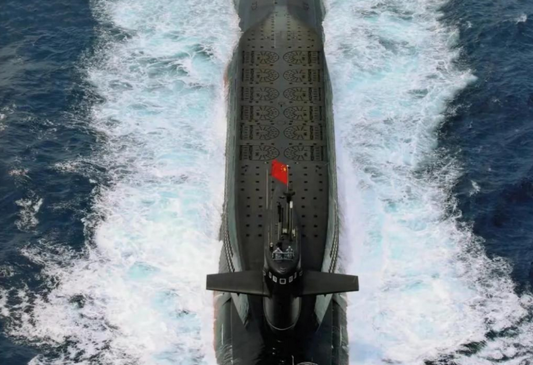094B型核动力潜水艇图片