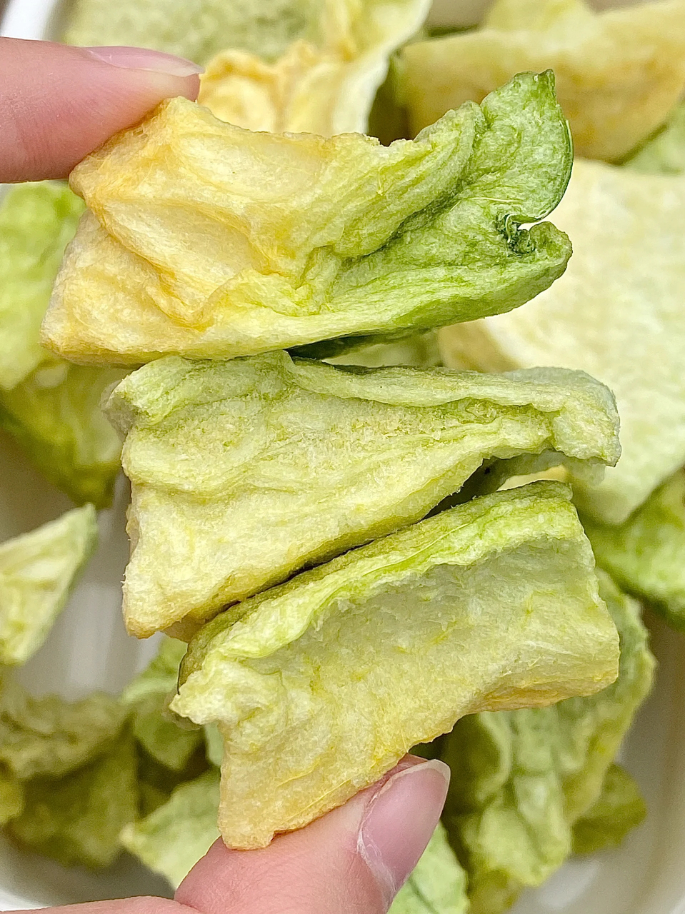 好吃s了!  第一次吃冻干哈密瓜干! 配料好干净!就只有哈密瓜….