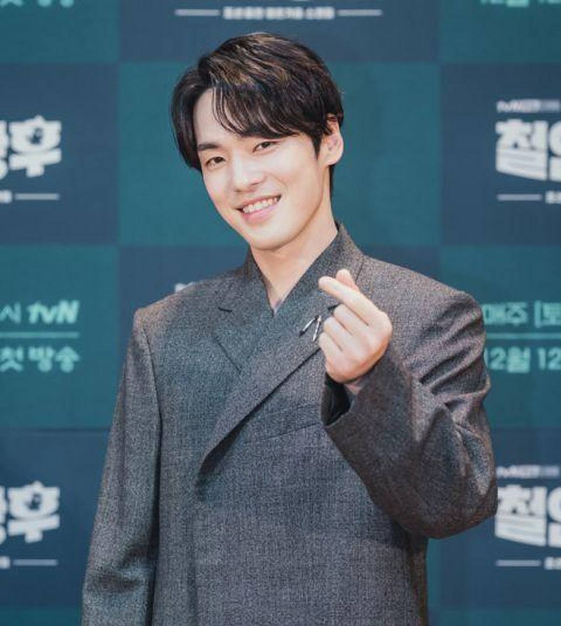 演员金正贤於5月12日以正式立场发表声明:「金正贤演员在今日(2021年5