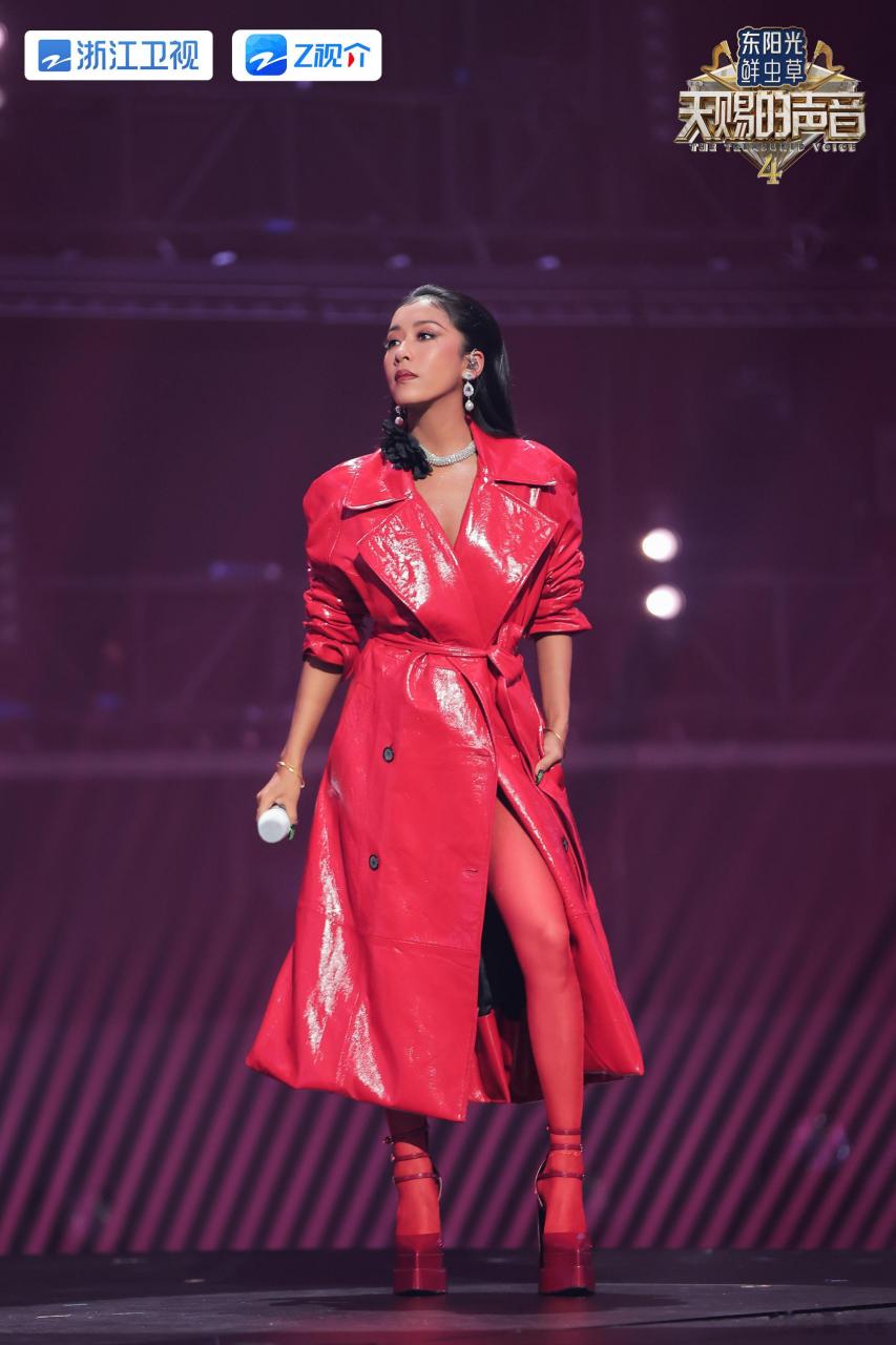 吉克隽逸汪苏泷舞台自带深情buff# 吉克隽逸和汪苏泷的这个舞台也太