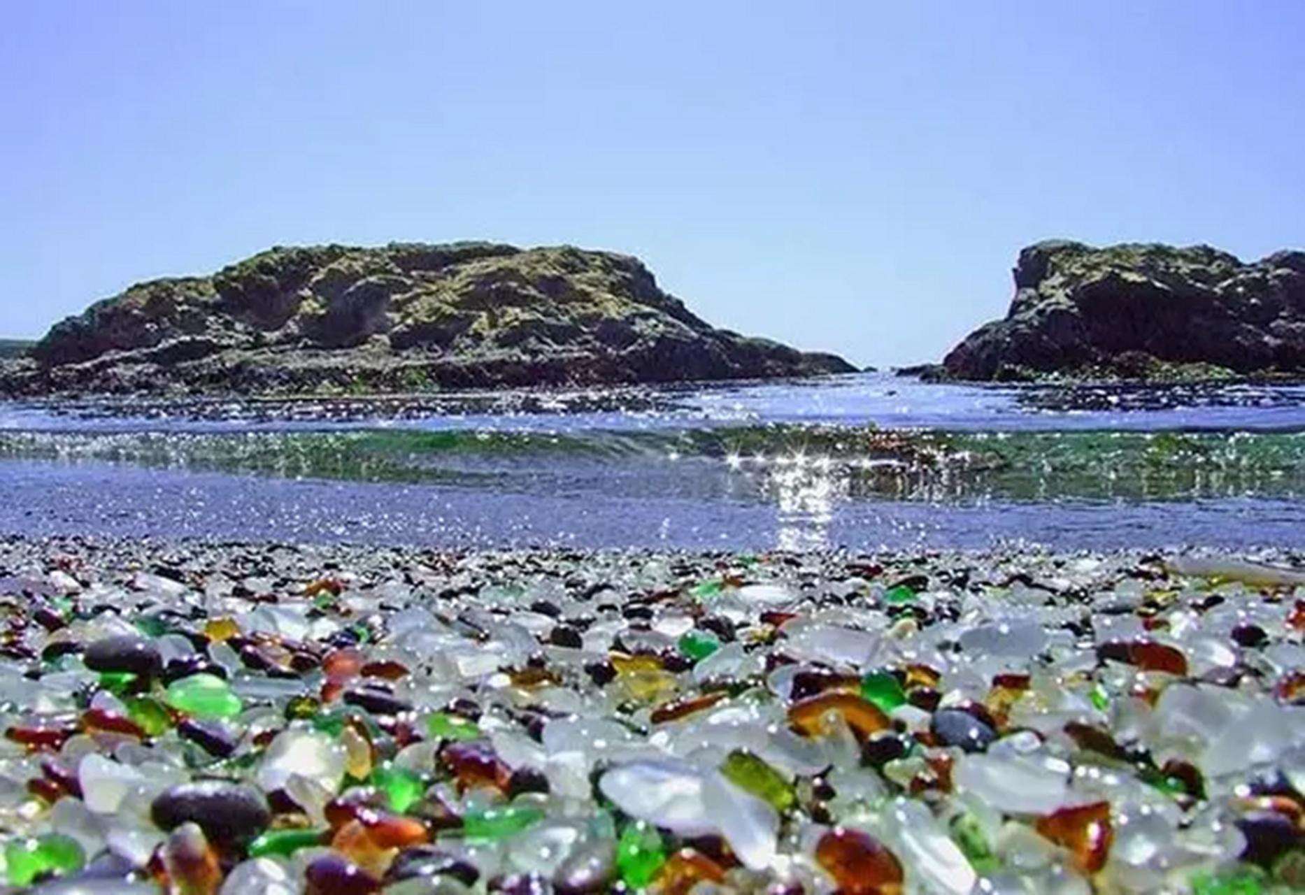 美国加州玻璃海滩:美丽的玻璃海滩其实和其他海滩没有什么区别,但是