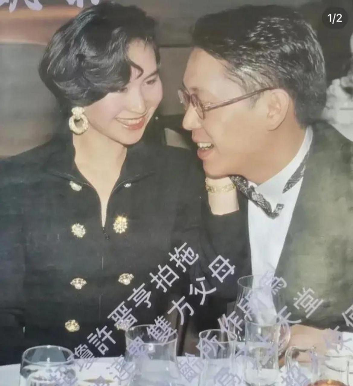 何超琼嫁给许晋亨痛苦吗?从他们结婚时的照片来看,应该是很幸福的吧.